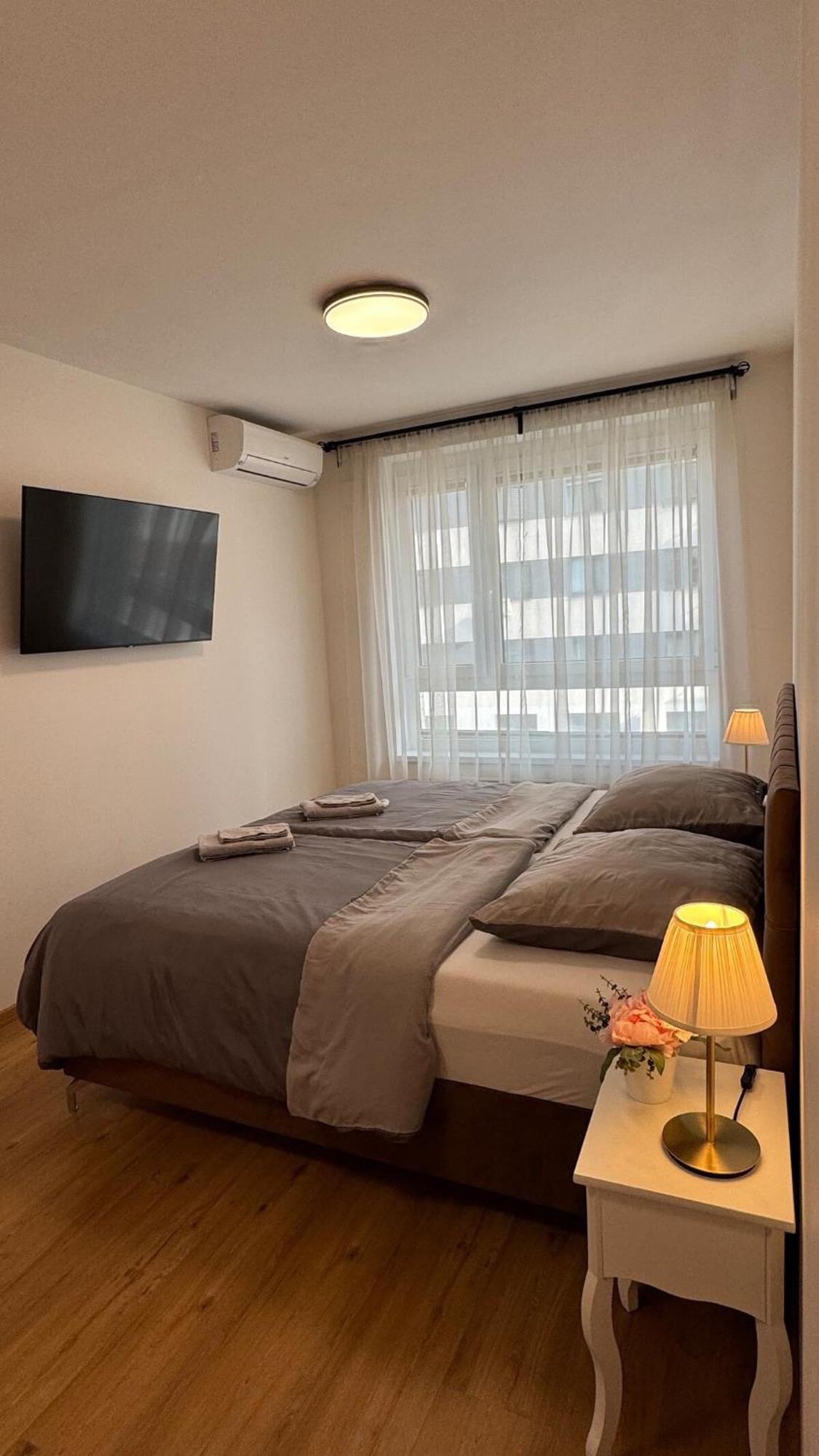 Prestige - Next To Ice Arena, Private Parking * Братислава