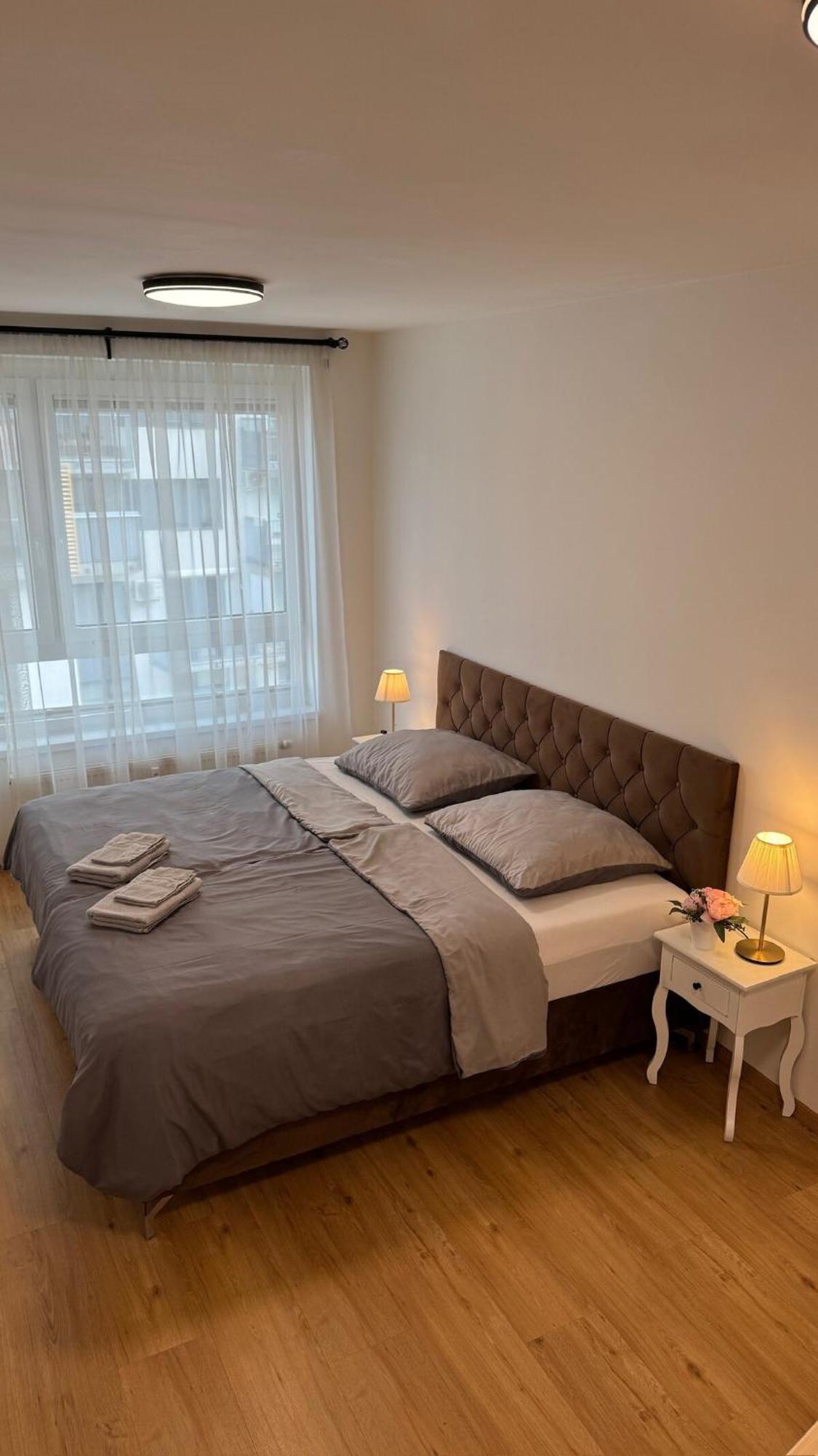 Prestige - Next To Ice Arena, Private Parking Братислава
