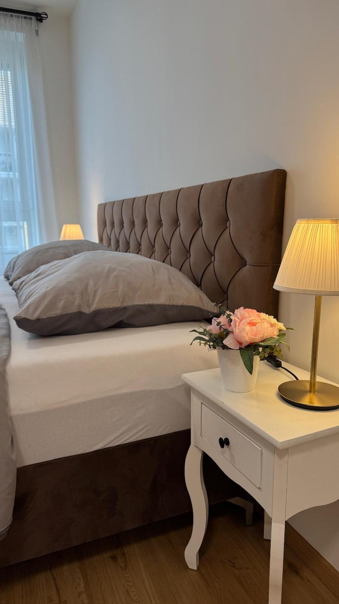 Prestige - Next To Ice Arena, Private Parking * Братислава